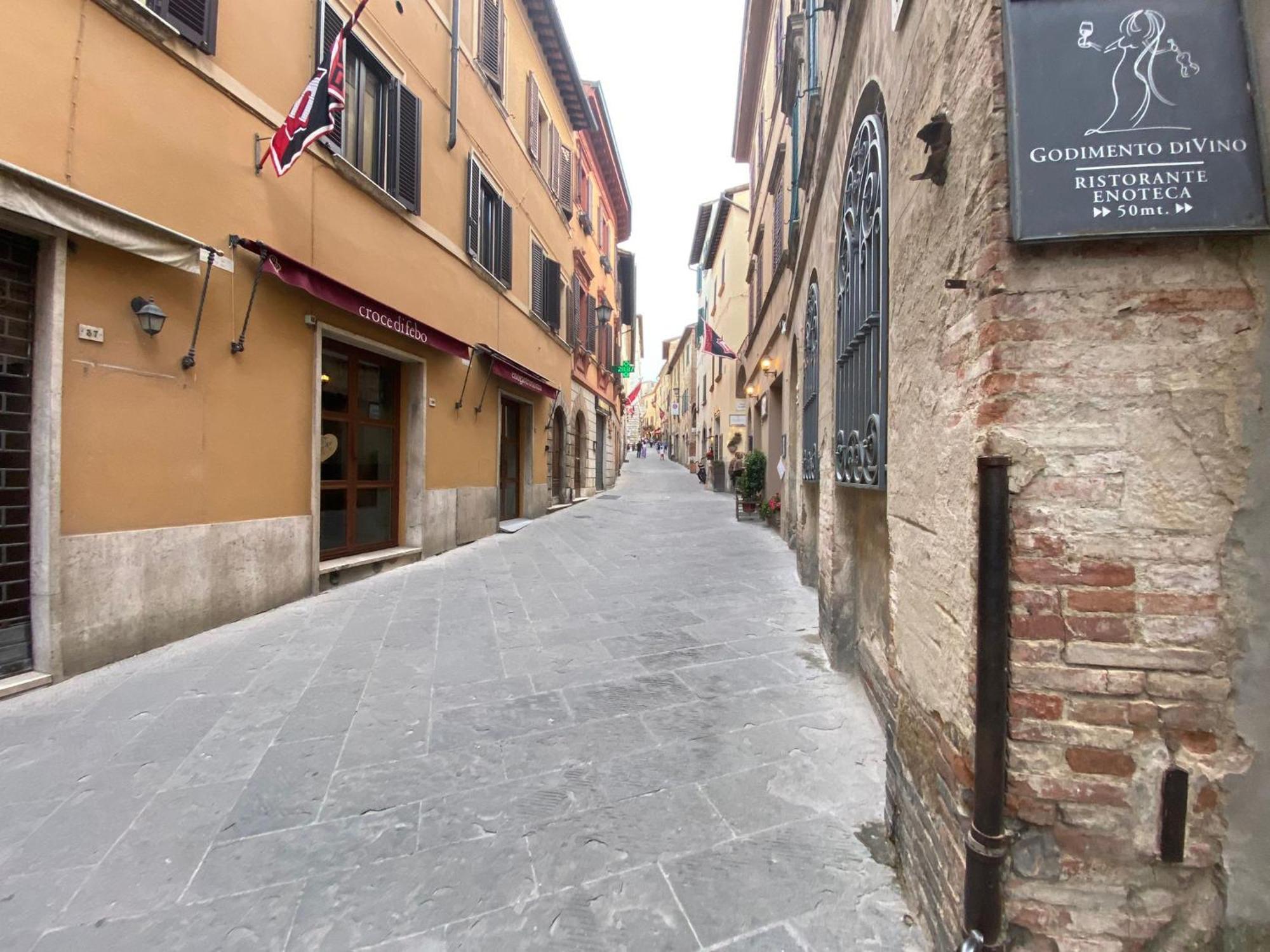 Lastamperia19 Camere-Rooms Montepulciano Stazione Exterior foto